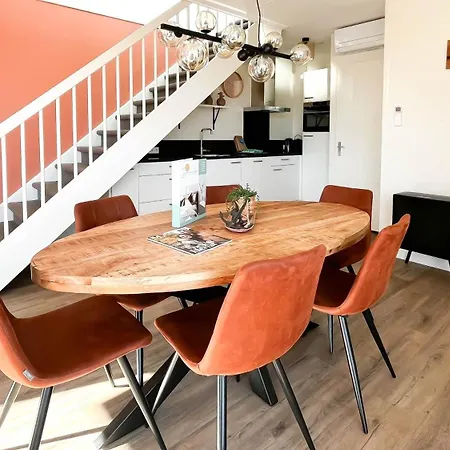 Holiday home Havenzicht By Droomvilla