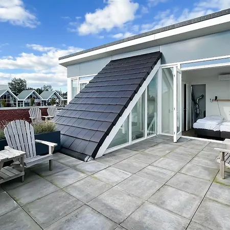 Holiday home Havenzicht By Droomvilla