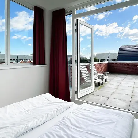 Holiday home Havenzicht By Droomvilla