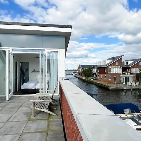 Holiday home Havenzicht By Droomvilla *